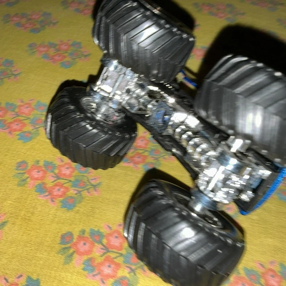 Hot Wheels Monster Jam Truck 1/64 Diecast Metal Base Blue Thunder